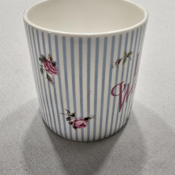 Disney Looking For Wonderland Royal Albert Alice Through The Looking Glass Mug - Picture 2 of 5